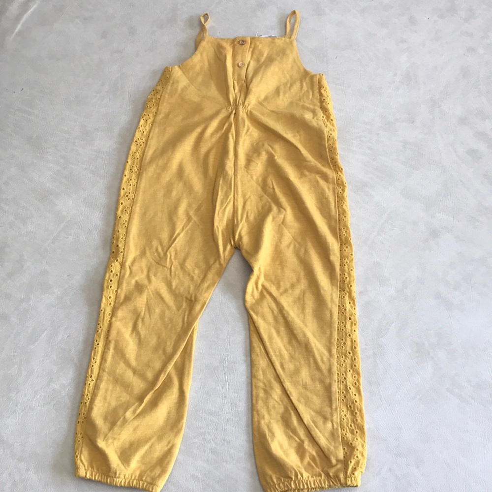 Yellow jumper for a 3-4 year old girl